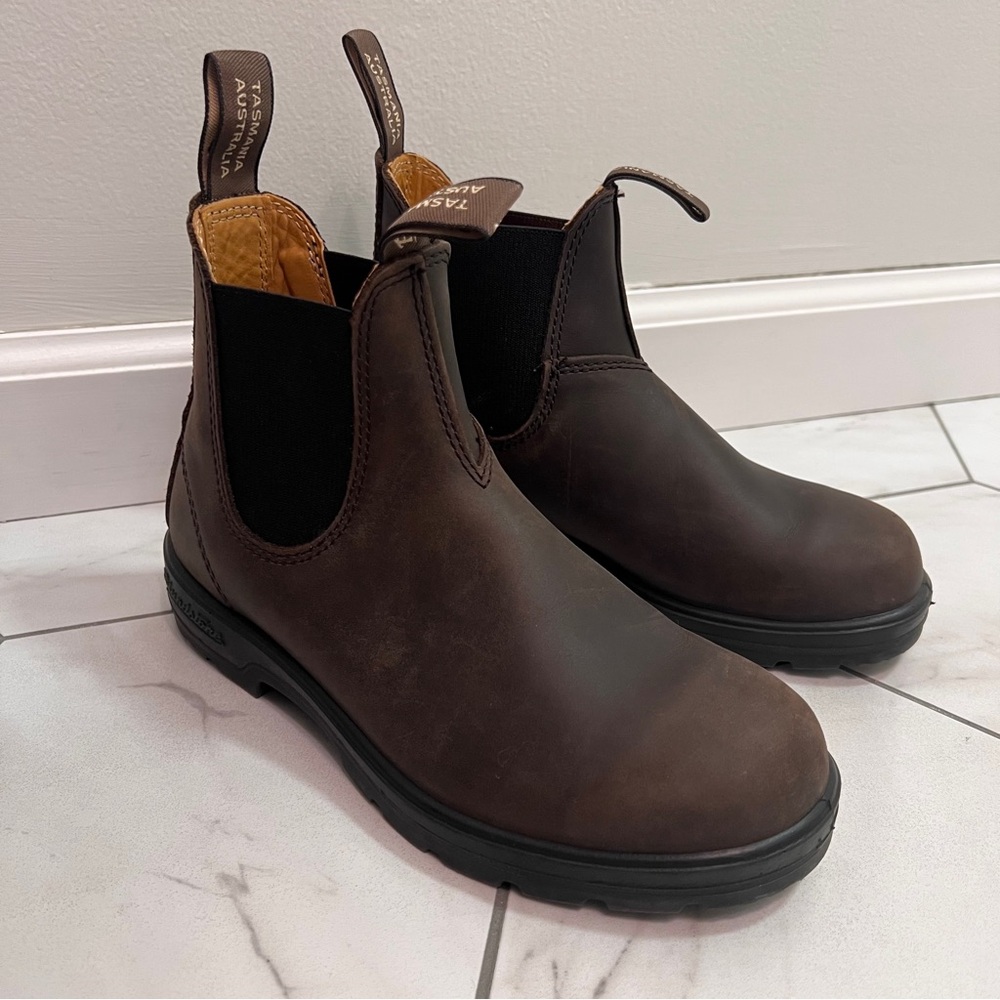 Blundstone 2340 Brown Premium Leather Chelsea Boots Size 7.5 Womens